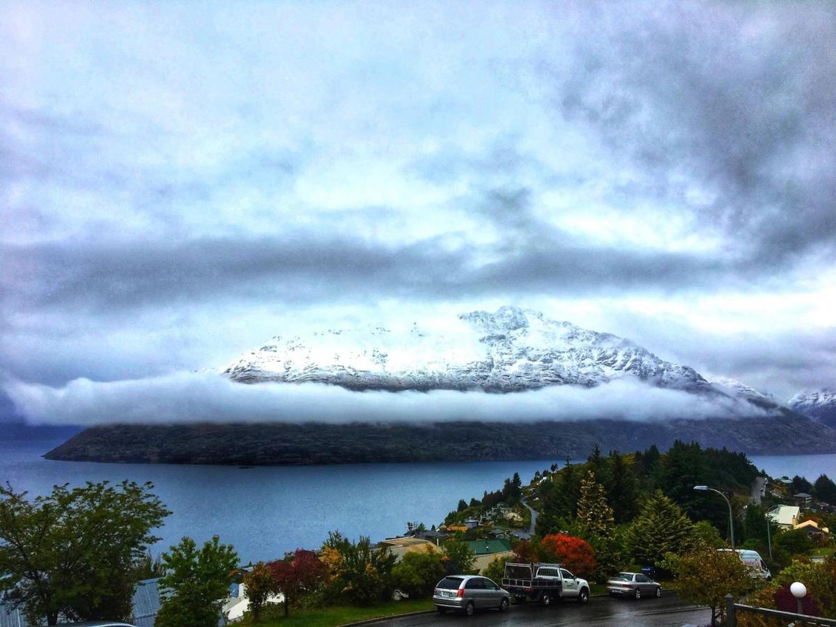 Awesomely Ambient Queenstown Home エクステリア 写真