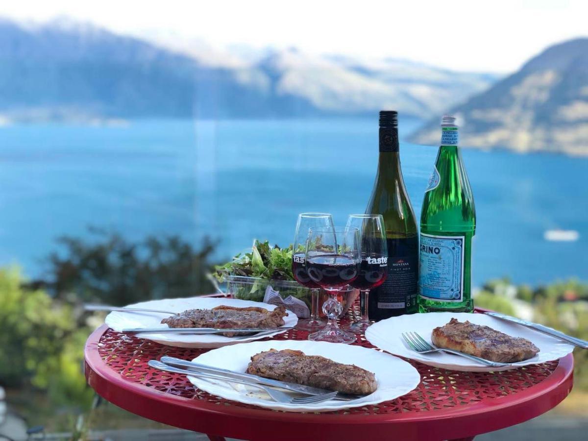 Awesomely Ambient Queenstown Home エクステリア 写真